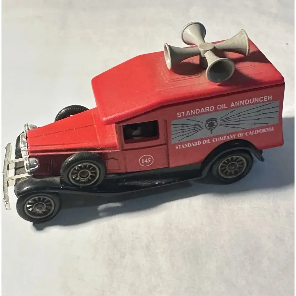 Vintage Lledo Chevron 1936 Packard Standard Oil Announcer Car England A203